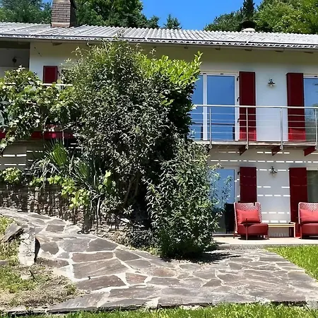 Traumhaus Mit Herrlichem Blick 度假居